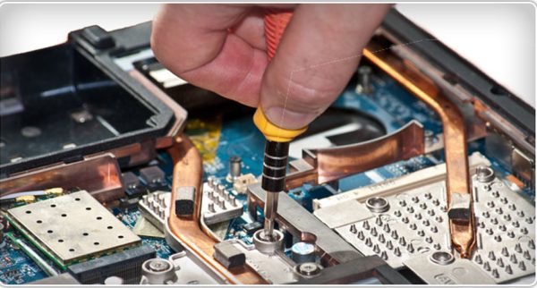Top 5 things to consider before joining laptop repairing institute in Delhi